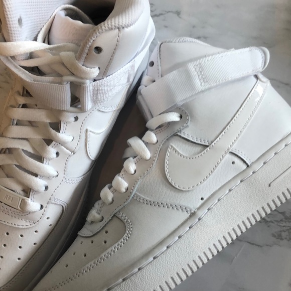 Nike Air Force 1 High (GS) - Picture 3 of 6